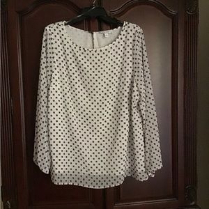 Ladies white/black long sleeved blouse